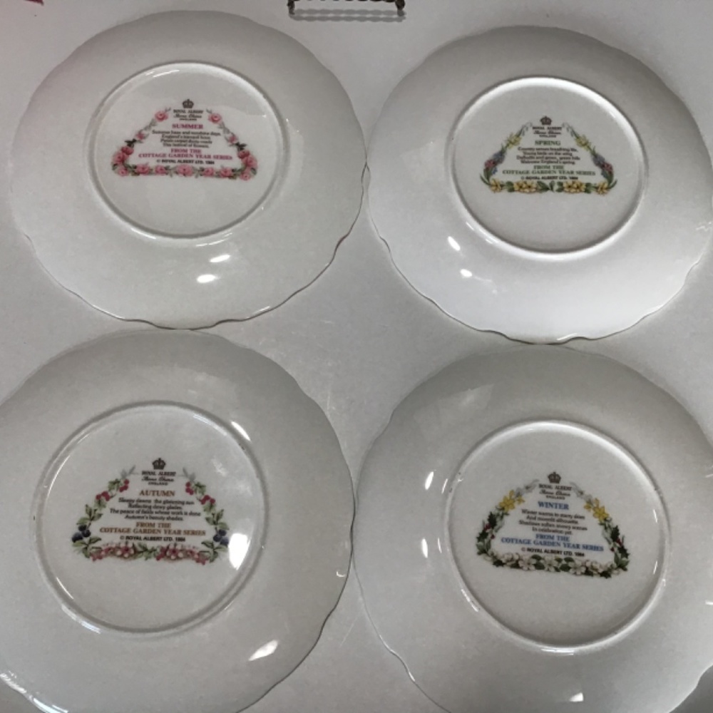 4 Vintage ROYAL ALBERT COLLECTORS PLATES - Picture 6 of 10